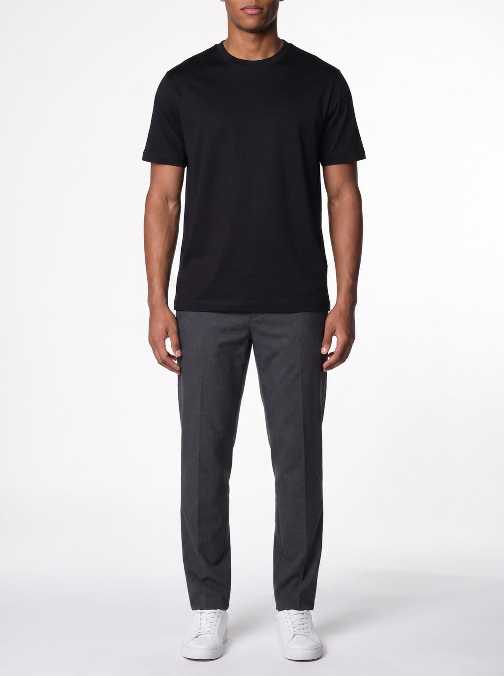 Ylellinen t-paita – Musta