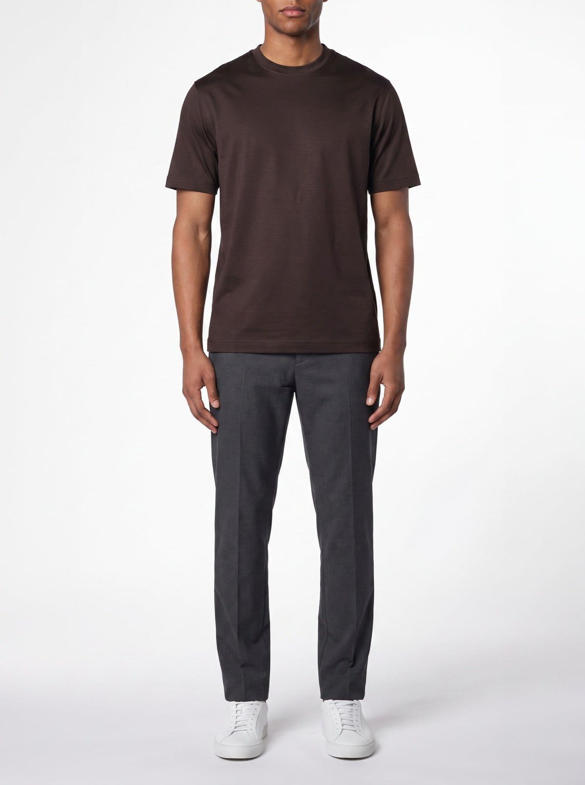Ylellinen t-paita – Ruskea