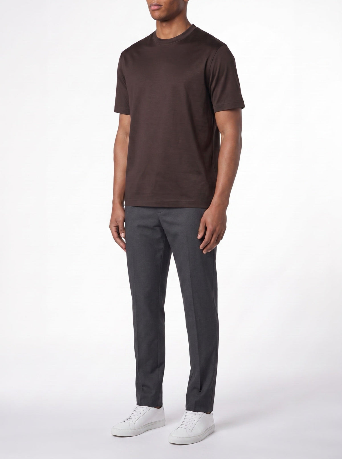 Ylellinen t-paita – Ruskea