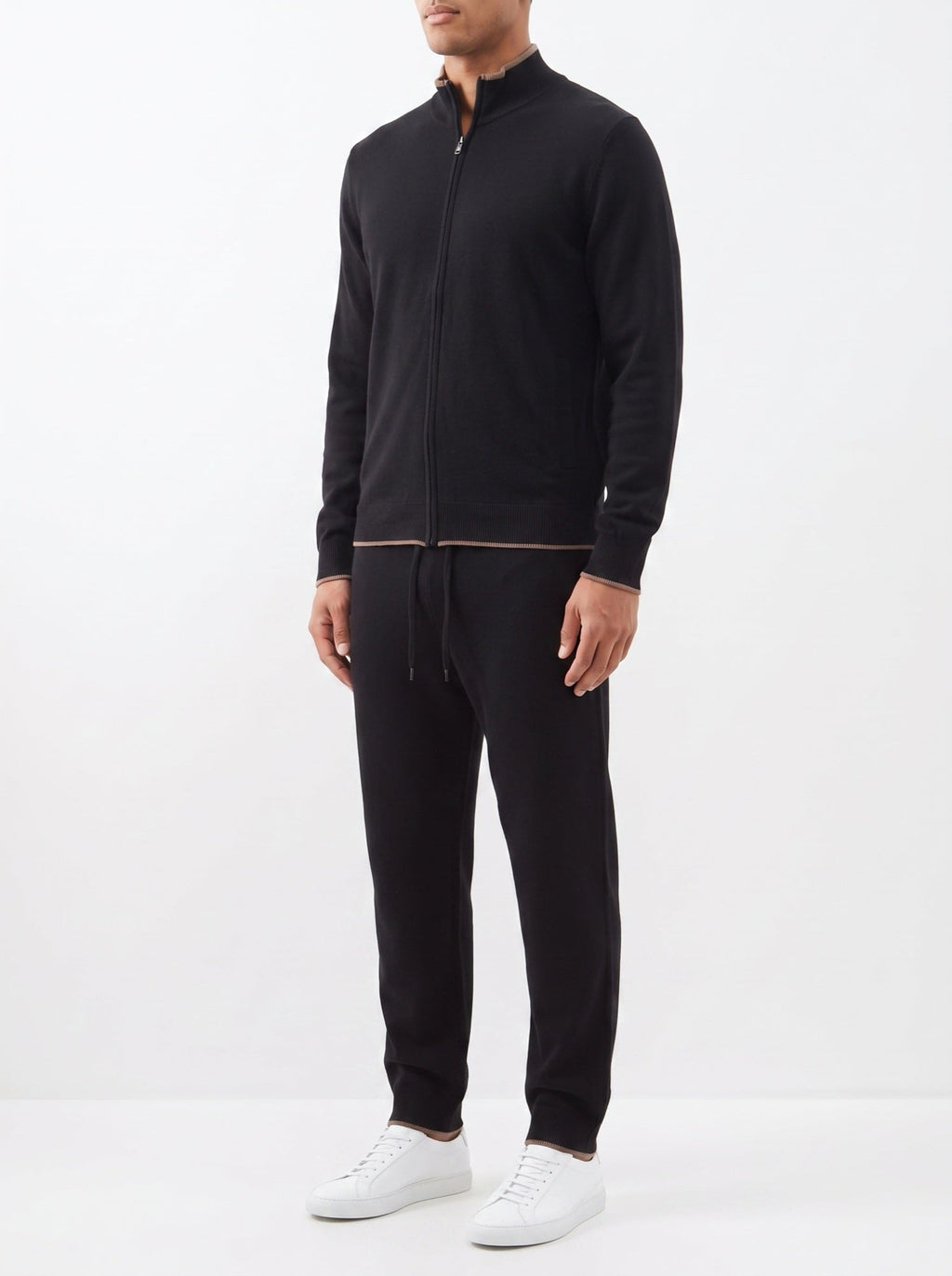Weekend Joggers -collegehousut – Musta