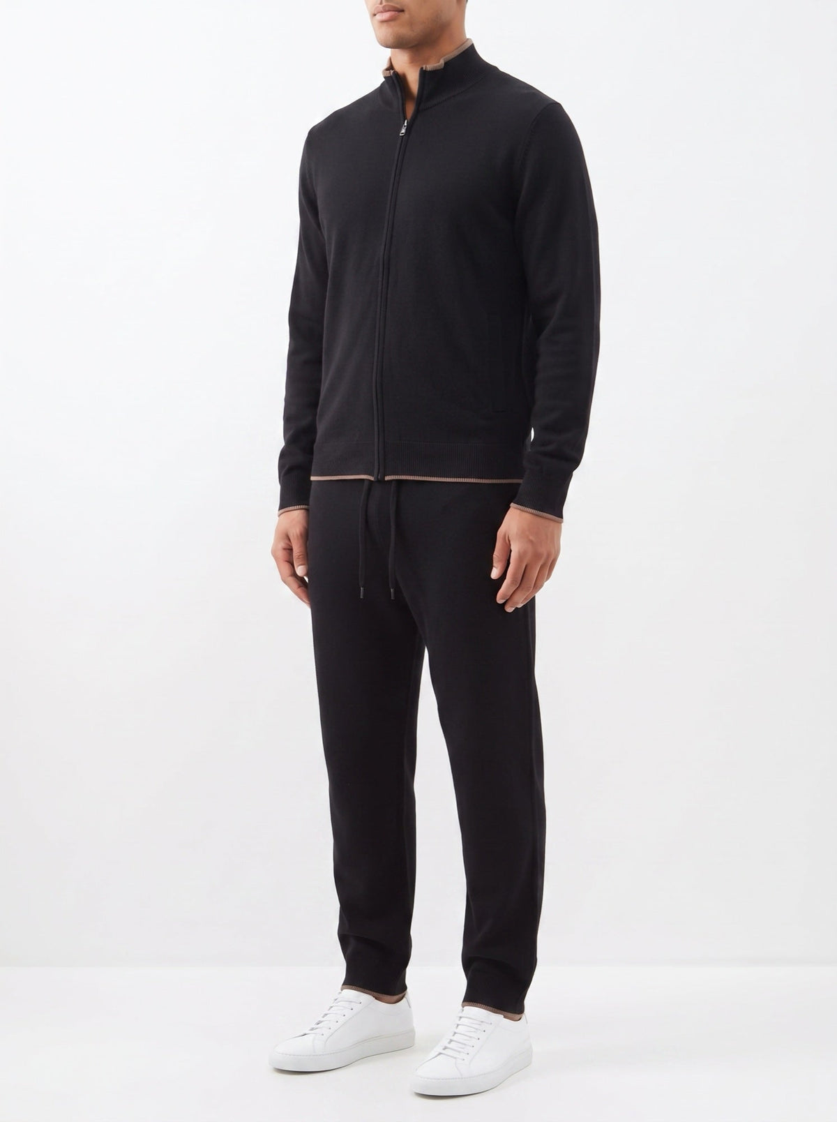 Weekend Joggers -collegehousut – Musta