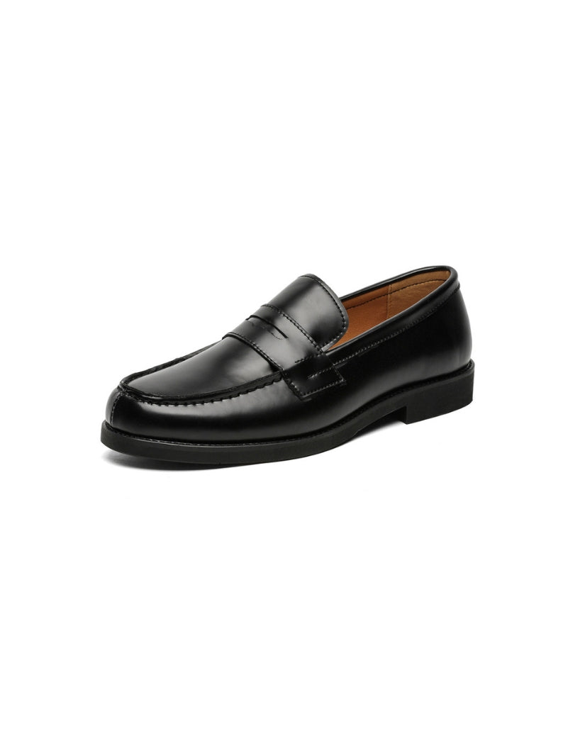 Mustat nahkaiset penny-loaferit
